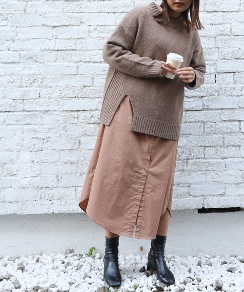 Brownie(ブラウニー)の「Brownie サイドリブスリットハイネックプルオーバー(ニット/セーター・レディース・レッド/キャメル/オフホワイト/チャコールグレー・FREE)」の13枚目の写真