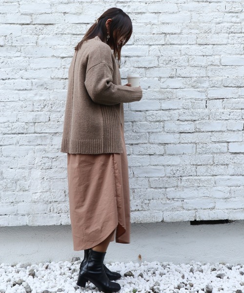 Brownie(ブラウニー)の「Brownie サイドリブスリットハイネックプルオーバー(ニット/セーター・レディース・レッド/キャメル/オフホワイト/チャコールグレー・FREE)」の17枚目の写真