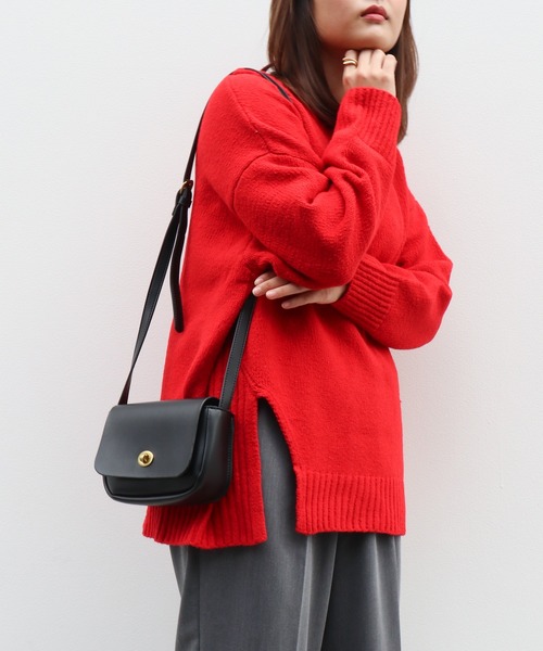 Brownie(ブラウニー)の「Brownie サイドリブスリットハイネックプルオーバー(ニット/セーター・レディース・レッド/キャメル/オフホワイト/チャコールグレー・FREE)」の19枚目の写真