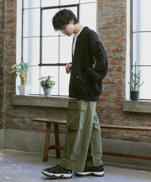 Alpinus(アルピナス)の「Loose Silhouette Stitch MA-1 Blouson / ルーズシルエット ステッチMA-1ブルゾン(MA-1・メンズ・アイボリー/ブラック・SMALL/MEDIUM)」の17枚目の写真