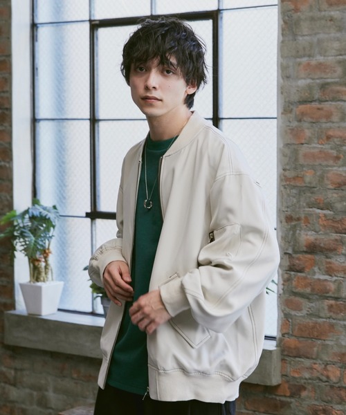 Alpinus(アルピナス)の「Loose Silhouette Stitch MA-1 Blouson / ルーズシルエット ステッチMA-1ブルゾン(MA-1・メンズ・アイボリー/ブラック・SMALL/MEDIUM)」の14枚目の写真