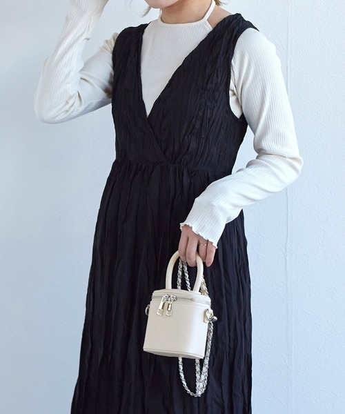 w closet（ダブルクローゼット）の「【2WAY】スクエアスモールショルダーバッグ（ショルダーバッグ・レディース・ブラック/オフホワイト/イエロー・FREE）」の5枚目の写真