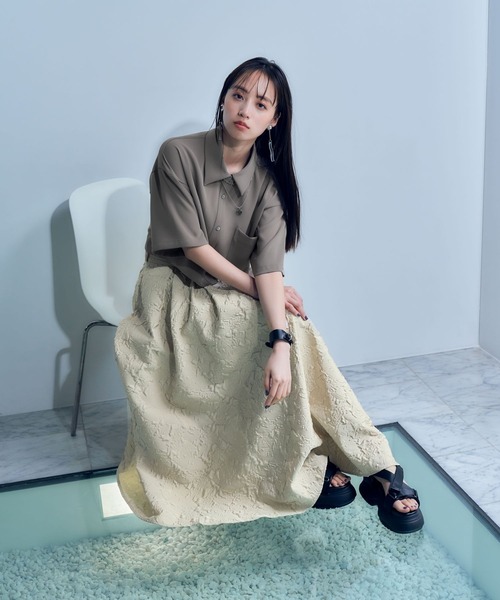 HARE(ハレ)の「トロミショートシャツ(HARE)(シャツ/ブラウス・レディース・ブラック/ベージュ/ブルー/ボルドー/グリーン系その他・FREE)」の8枚目の写真