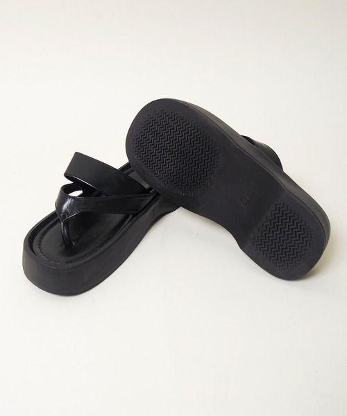 Crisp（クリスプ）の「プラットフォームトングサンダル（サンダル・レディース・ブラック/アイボリー・36/37/38）」の6枚目の写真