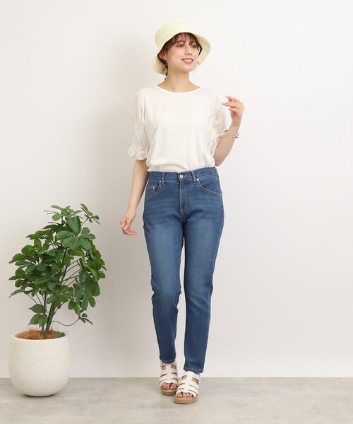 Cutie Blonde（キューティーブロンド）の「◆袖レースがさりげないお洒落ポイント コットンレースTシャツ（Tシャツ/カットソー・レディース・ダークグリーン/ブラック/ホワイト系・00）」の4枚目の写真