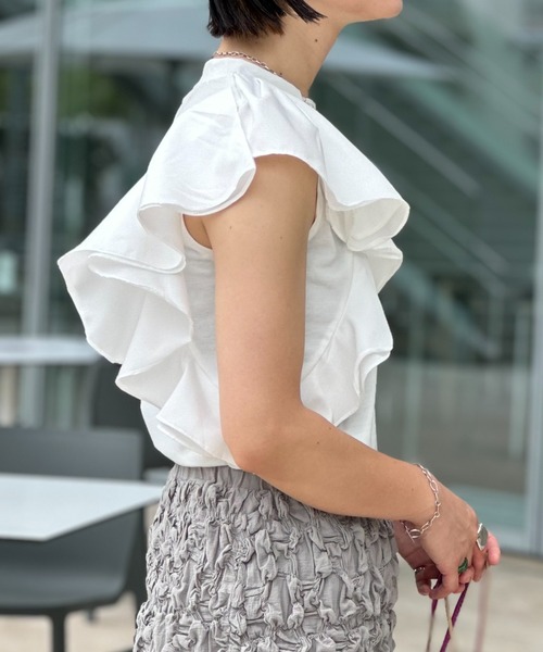 deux amour（ドゥーザムール）の「アシメショルダーフリルTシャツ  