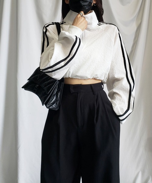 me+em select（ミームセレクト）の「【 裾が絞れる２WAY 】サイドラインハーフジップショートプルオーバー（ブルゾン・レディース・ホワイト/ブラック/ピンク・FREE）」の7枚目の写真