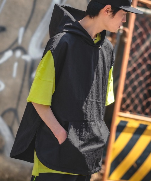 improves（インプローブス）の「フード付き プルオーバー ベスト（ベスト・メンズ・チャコール/ブラック・FREE）」の2枚目の写真