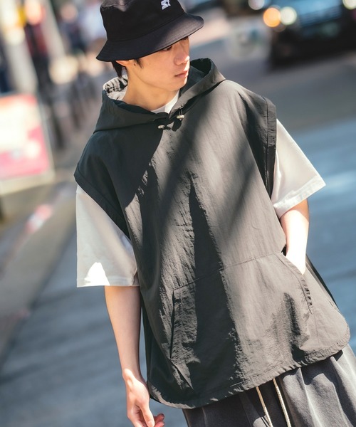 improves（インプローブス）の「フード付き プルオーバー ベスト（ベスト・メンズ・チャコール/ブラック・FREE）」の8枚目の写真