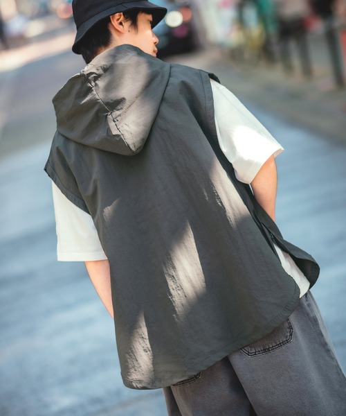 improves（インプローブス）の「フード付き プルオーバー ベスト（ベスト・メンズ・チャコール/ブラック・FREE）」の9枚目の写真