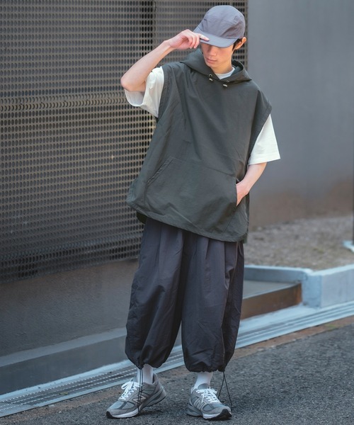 improves（インプローブス）の「フード付き プルオーバー ベスト（ベスト・メンズ・チャコール/ブラック・FREE）」の12枚目の写真