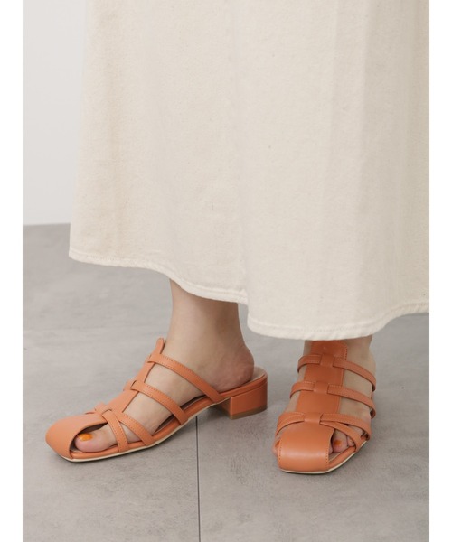 Lugnoncure(ルノンキュール)の「グルカ風サンダル(サンダル・レディース・オフホワイト/オレンジ/ブラック・M/L)」の3枚目の写真