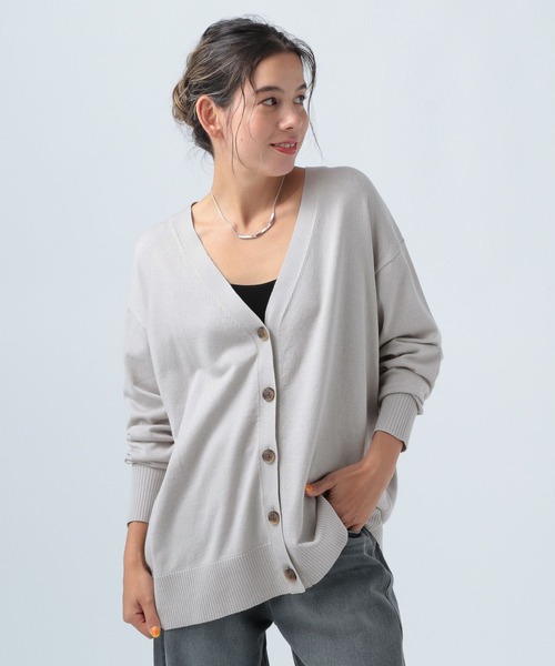 BAYFLOW（ベイフロー）の「カラーＶネックニットカーディガン（カーディガン/ボレロ・レディース・ライトブルー/イエロー/オレンジ/グレイッシュベージュ・FREE）」の5枚目の写真