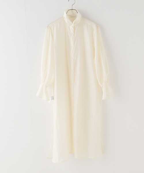 【未使用】NOBLE ノーブル ロングシアーシャツワンピース アイボリー Noble（ノーブル）の「ロングシアーシャツワンピース（ワンピース