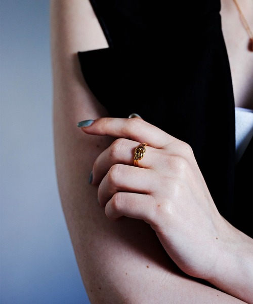 CENE（セネ）の「【CENE】セネ/ダブルノットリング（リング・レディース・ゴールド/シルバー・#9/#13/#11）」の8枚目の写真