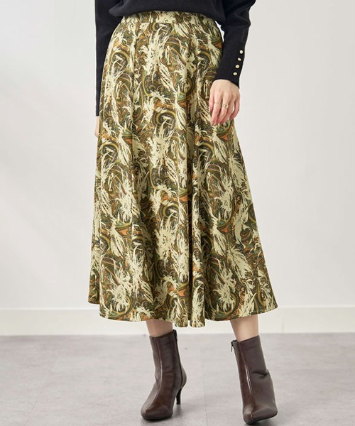 BELLUNA（ベルーナ）の「華やぎプリントフレアースカート（スカート・レディース・ベージュ系その他/レッド系その他/ブラック系その他/ネイビー・SMALL/MEDIUM/LARGE/X-LARGE）」の3枚目の写真