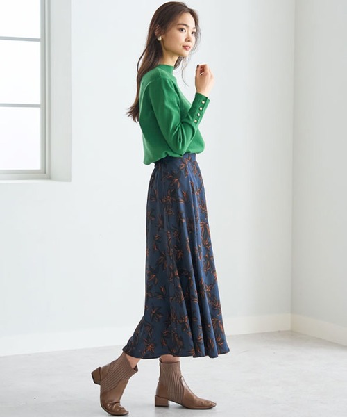 BELLUNA（ベルーナ）の「華やぎプリントフレアースカート（スカート・レディース・ベージュ系その他/レッド系その他/ブラック系その他/ネイビー・SMALL/MEDIUM/LARGE/X-LARGE）」の8枚目の写真