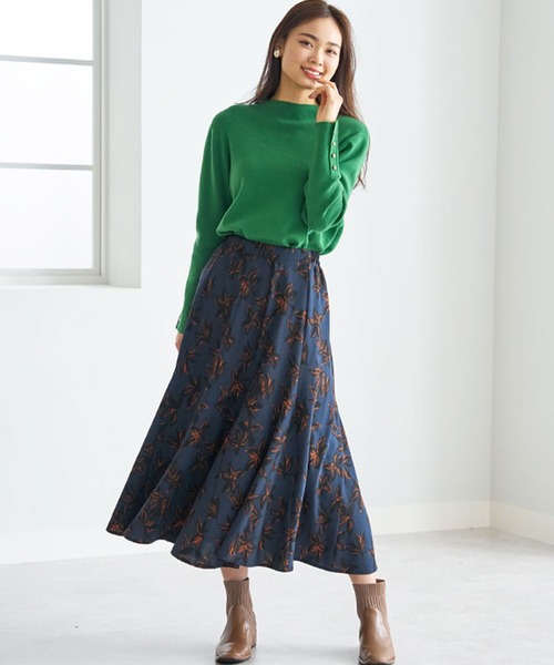 BELLUNA（ベルーナ）の「華やぎプリントフレアースカート（スカート・レディース・ベージュ系その他/レッド系その他/ブラック系その他/ネイビー・SMALL/MEDIUM/LARGE/X-LARGE）」の6枚目の写真