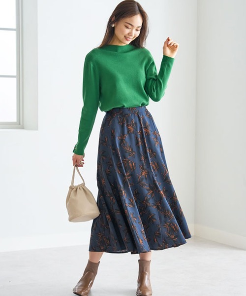 BELLUNA（ベルーナ）の「華やぎプリントフレアースカート（スカート・レディース・ベージュ系その他/レッド系その他/ブラック系その他/ネイビー・SMALL/MEDIUM/LARGE/X-LARGE）」の7枚目の写真