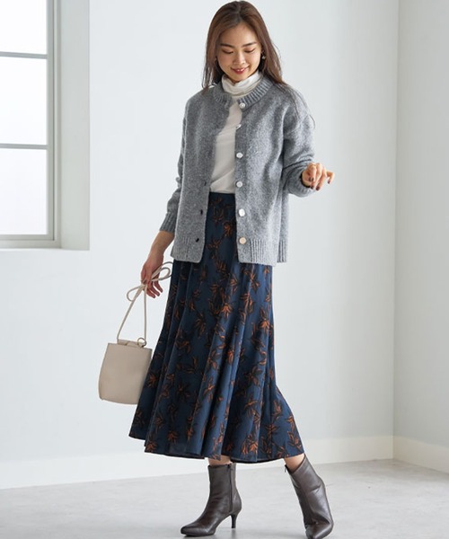 BELLUNA（ベルーナ）の「華やぎプリントフレアースカート（スカート・レディース・ベージュ系その他/レッド系その他/ブラック系その他/ネイビー・SMALL/MEDIUM/LARGE/X-LARGE）」の10枚目の写真