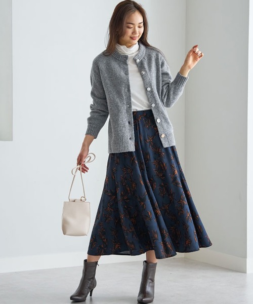 BELLUNA（ベルーナ）の「華やぎプリントフレアースカート（スカート・レディース・ベージュ系その他/レッド系その他/ブラック系その他/ネイビー・SMALL/MEDIUM/LARGE/X-LARGE）」の11枚目の写真