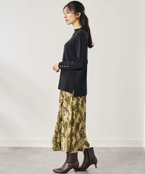 BELLUNA（ベルーナ）の「華やぎプリントフレアースカート（スカート・レディース・ベージュ系その他/レッド系その他/ブラック系その他/ネイビー・SMALL/MEDIUM/LARGE/X-LARGE）」の17枚目の写真