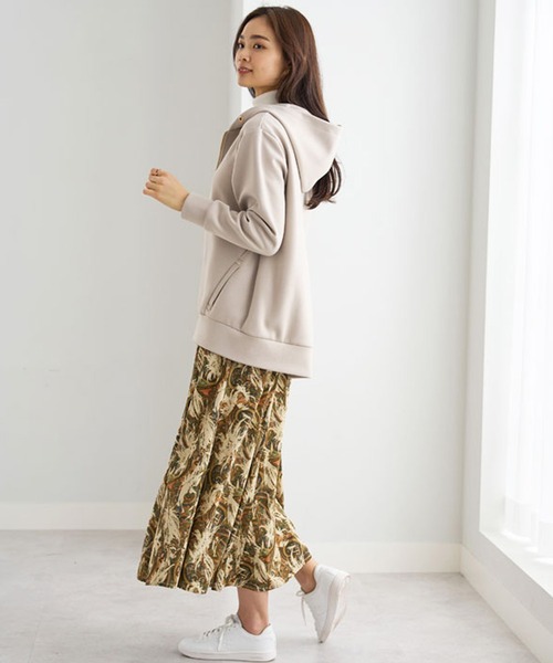 BELLUNA（ベルーナ）の「華やぎプリントフレアースカート（スカート・レディース・ベージュ系その他/レッド系その他/ブラック系その他/ネイビー・SMALL/MEDIUM/LARGE/X-LARGE）」の20枚目の写真