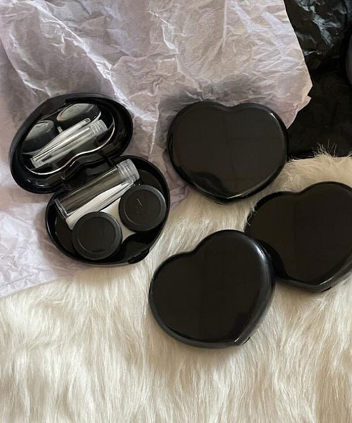 TONE SELECT GOODS(トーンセレクトグッズ)の「【float】ハート型 キャンディーカラー コンタクトケース/カラコンケース【10色展開】(その他ビューティーグッズ・レディース・ミント/ラベンダー/ライトイエロー/ベビーピンク/チェリーピンク/オートミール/ナチュラル/ブルーグリーン/グレイッシュブルー/モカ/スモークグレー/スモークピンク/レッド/ブラウン/ブラック/アッシュブラウン/クリーム/ホワイト・FREE)」の1枚目の写真