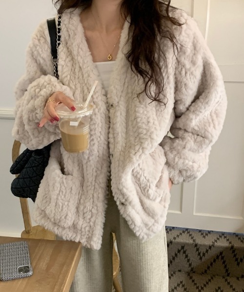 ボリュームスリーブノーカラーコート