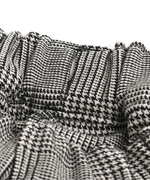 Seraph(セラフ)の「クラフト刺繍2wayサロペット(サロペット/オーバーオール・キッズ・ブラック/ベージュ/ブラウン・110/150/140/130/90/120/100/95/80)」の12枚目の写真