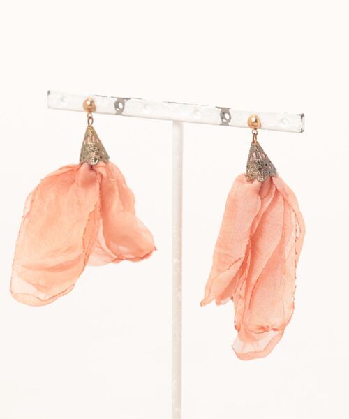 tone（トーン）の「【charme by pimo 】シフォン　オーガンジー　タッセル　ピアス(MA)（ピアス（両耳用）・レディース・グリーン/ターコイズブルー/ピンク/サーモンピンク/ピンク系その他/マスタード/イエロー/ブルー/ブラック/レッド/ホワイト/レッド系2/パープル・FREE）」の11枚目の写真