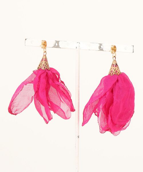 tone（トーン）の「【charme by pimo 】シフォン　オーガンジー　タッセル　ピアス(MA)（ピアス（両耳用）・レディース・グリーン/ターコイズブルー/ピンク/サーモンピンク/ピンク系その他/マスタード/イエロー/ブルー/ブラック/レッド/ホワイト/レッド系2/パープル・FREE）」の14枚目の写真