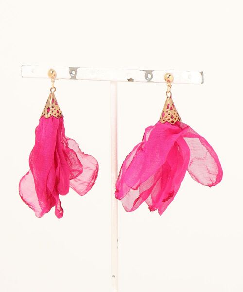 tone（トーン）の「【charme by pimo 】シフォン　オーガンジー　タッセル　ピアス(MA)（ピアス（両耳用）・レディース・グリーン/ターコイズブルー/ピンク/サーモンピンク/ピンク系その他/マスタード/イエロー/ブルー/ブラック/レッド/ホワイト/レッド系2/パープル・FREE）」の18枚目の写真