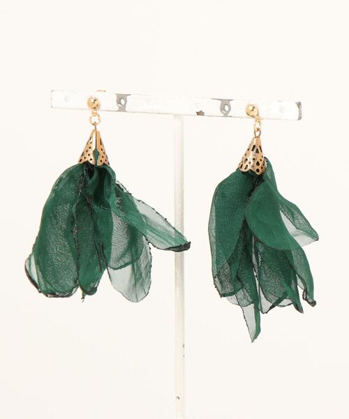 tone（トーン）の「【charme by pimo 】シフォン　オーガンジー　タッセル　ピアス(MA)（ピアス（両耳用）・レディース・グリーン/ターコイズブルー/ピンク/サーモンピンク/ピンク系その他/マスタード/イエロー/ブルー/ブラック/レッド/ホワイト/レッド系2/パープル・FREE）」の20枚目の写真