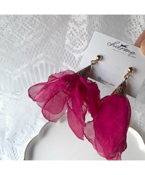 tone（トーン）の「【charme by pimo 】シフォン　オーガンジー　タッセル　ピアス(MA)（ピアス（両耳用）・レディース・グリーン/ターコイズブルー/ピンク/サーモンピンク/ピンク系その他/マスタード/イエロー/ブルー/ブラック/レッド/ホワイト/レッド系2/パープル・FREE）」の15枚目の写真