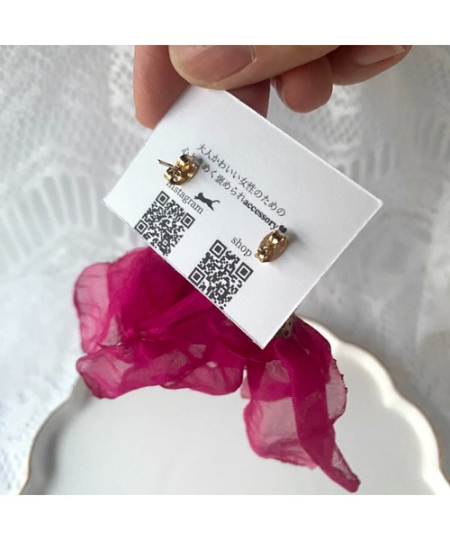 tone（トーン）の「【charme by pimo 】シフォン　オーガンジー　タッセル　ピアス(MA)（ピアス（両耳用）・レディース・グリーン/ターコイズブルー/ピンク/サーモンピンク/ピンク系その他/マスタード/イエロー/ブルー/ブラック/レッド/ホワイト/レッド系2/パープル・FREE）」の16枚目の写真