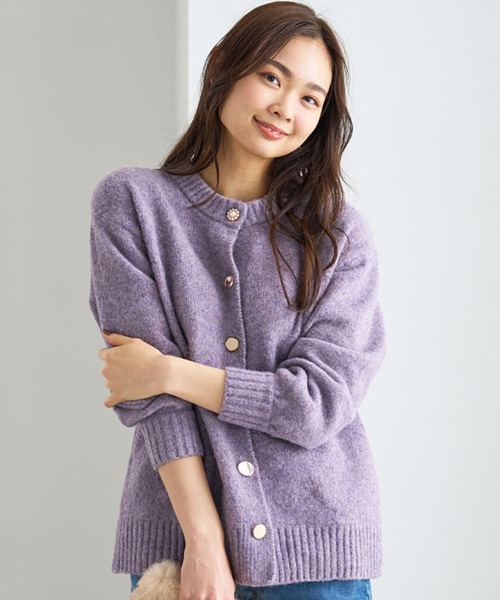BELLUNA PLUS（ベルーナ）の「多ボタンデザインふんわりカーディガン（カーディガン/ボレロ・レディース・パープル/ベージュ/杢グレー・X-LARGE/LARGE/MEDIUM）」の10枚目の写真