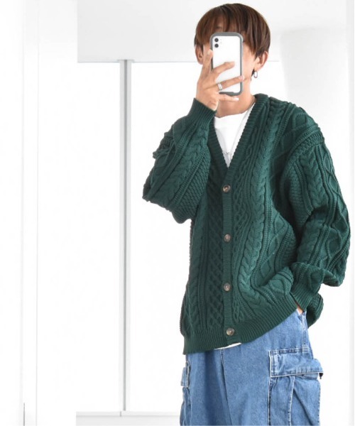 Ritzy（リッツィー）の「アラン編みニットルーズVネックカーディガン レディース メンズ（カーディガン/ボレロ・メンズ・ブラック/ブラウン/グリーン/ライトベージュ・LARGE/X-LARGE/MEDIUM）」の4枚目の写真