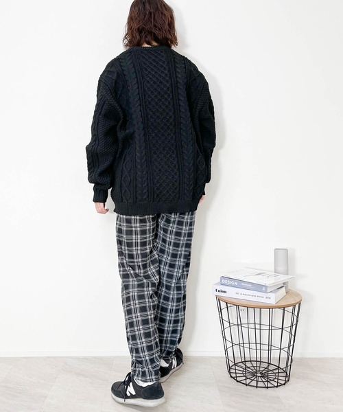 Ritzy（リッツィー）の「アラン編みニットルーズVネックカーディガン レディース メンズ（カーディガン/ボレロ・メンズ・ブラック/ブラウン/グリーン/ライトベージュ・LARGE/X-LARGE/MEDIUM）」の11枚目の写真