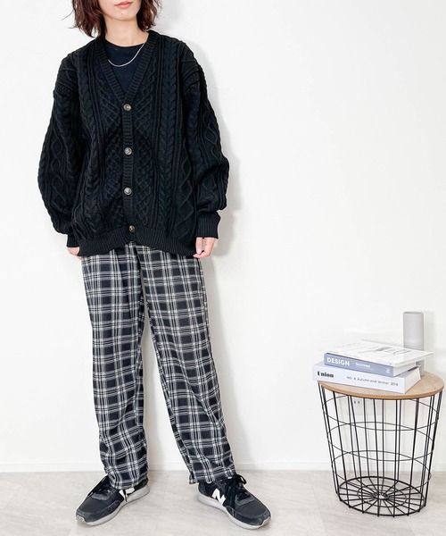 Ritzy（リッツィー）の「アラン編みニットルーズVネックカーディガン レディース メンズ（カーディガン/ボレロ・メンズ・ブラック/ブラウン/グリーン/ライトベージュ・LARGE/X-LARGE/MEDIUM）」の9枚目の写真