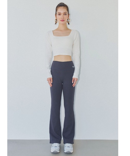 ALEXIA STAM（アリシアスタン）の「Wellness Rib Flare Long Pants /UVカットフレアパンツ（その他パンツ・レディース・チャコールグレー/ブラウン・S/M/L）」の3枚目の写真