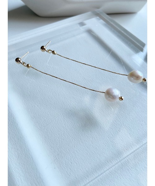 CERCA(チェルカ)の「『NoY.ノイ』淡水パールピアス シンプルロングピアス 14金ゴールドフィルド(ピアス(両耳用)・レディース・A/B/ホワイト・FREE)」の5枚目の写真