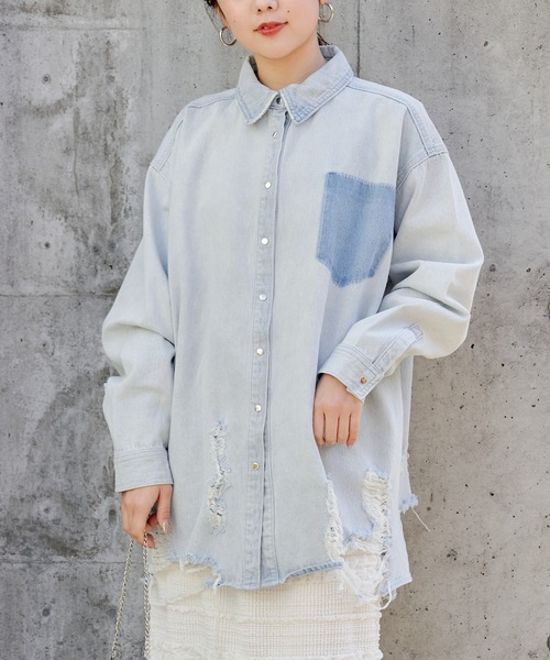 Chico（チコ）の「【2024SS】ルーズダメージデニムシャツ（シャツ/ブラウス・レディース・スカイブルー/ブルー/グレー・FREE）」の16枚目の写真