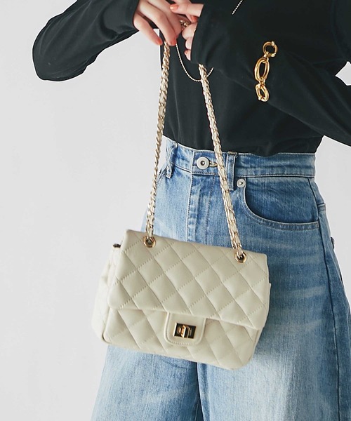 La boutique BonBon（ラブティックボンボン）の「チェーンキルティングシープレザーバッグ（ショルダーバッグ・レディース・ブラック/ホワイト・FREE）」の6枚目の写真