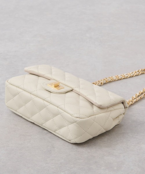 La boutique BonBon（ラブティックボンボン）の「チェーンキルティングシープレザーバッグ（ショルダーバッグ・レディース・ブラック/ホワイト・FREE）」の21枚目の写真