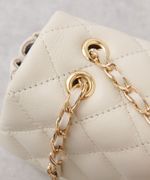 La boutique BonBon（ラブティックボンボン）の「チェーンキルティングシープレザーバッグ（ショルダーバッグ・レディース・ブラック/ホワイト・FREE）」の17枚目の写真