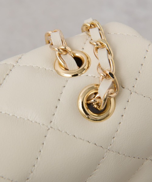 La boutique BonBon（ラブティックボンボン）の「チェーンキルティングシープレザーバッグ（ショルダーバッグ・レディース・ブラック/ホワイト・FREE）」の16枚目の写真