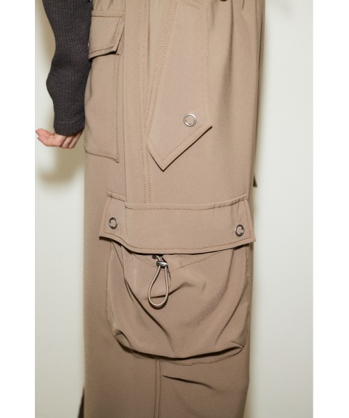 THROW by SLY（スローバイスライ）の「THROW WOVEN CARGO COLUMN SK ウーブン カーゴ コラム スカート（スカート・レディース・ブラック/ライトブラウン・0/1）」の3枚目の写真