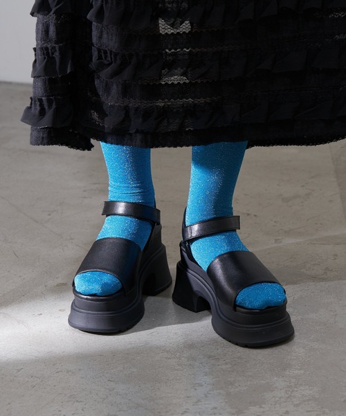 CIAOPANIC（チャオパニック）の「ボリュールソールストラップサンダル（サンダル・レディース・シルバー/ブラック・L/M/S）」の4枚目の写真