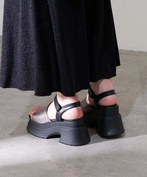 CIAOPANIC（チャオパニック）の「ボリュールソールストラップサンダル（サンダル・レディース・シルバー/ブラック・L/M/S）」の16枚目の写真